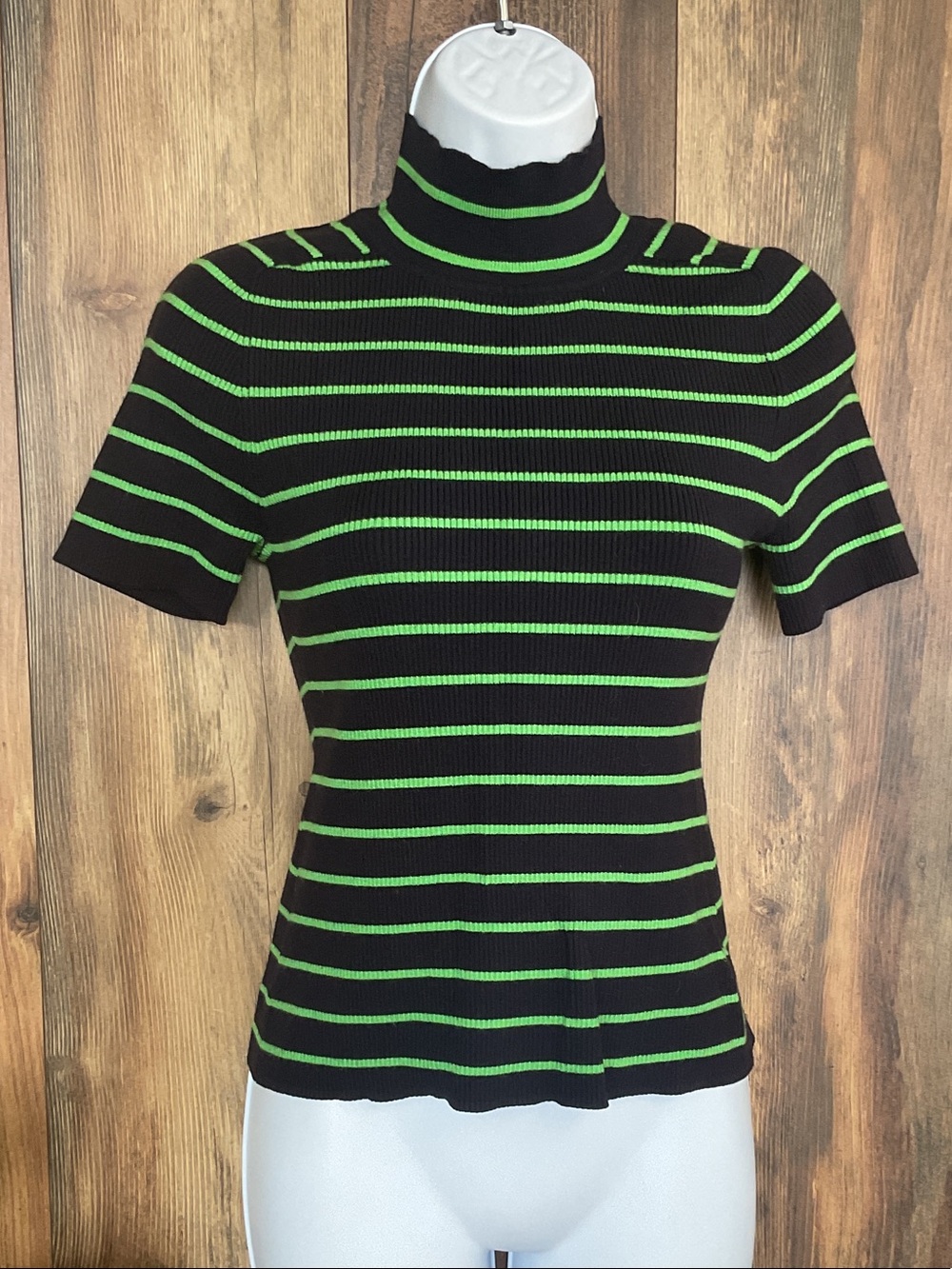 Free Assembly Striped Mock Neck Short Sleeve Fitted Sweater M       C286